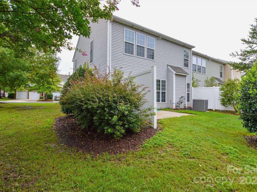 9908 Fallon Trace Avenue, Charlotte, NC 28277.  MLS# CAR4290429, YatesRealty ID 31789. 