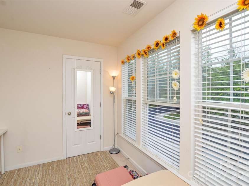 9908 Fallon Trace Avenue, Charlotte, NC 28277.  MLS# CAR4290429, YatesRealty ID 31789. 