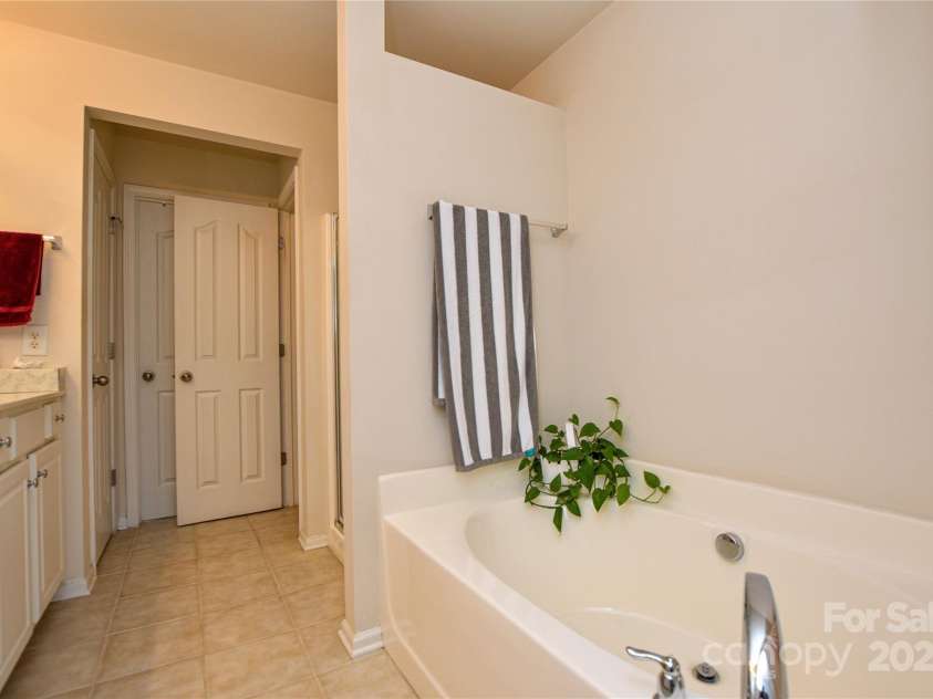 9908 Fallon Trace Avenue, Charlotte, NC 28277.  MLS# CAR4290429, YatesRealty ID 31789. 