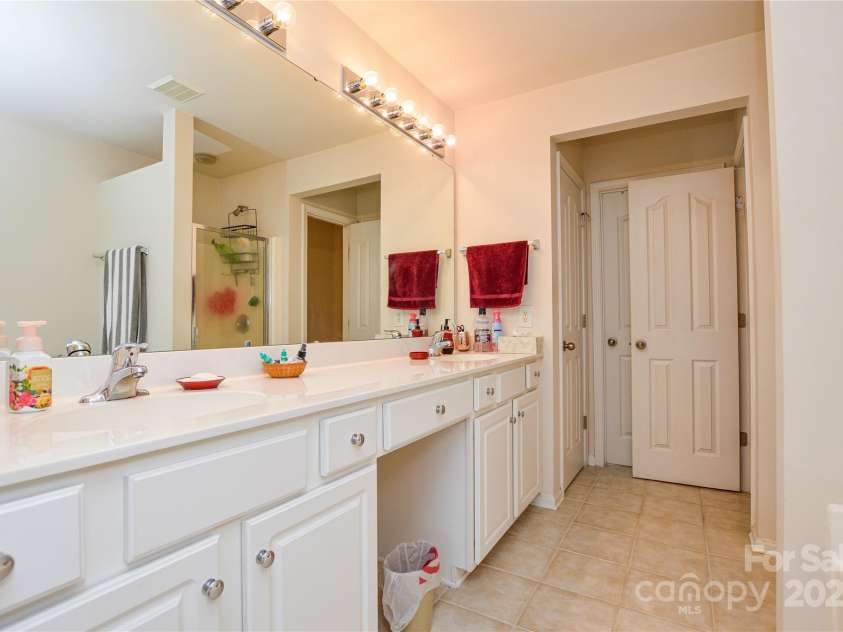 9908 Fallon Trace Avenue, Charlotte, NC 28277.  MLS# CAR4290429, YatesRealty ID 31789. 