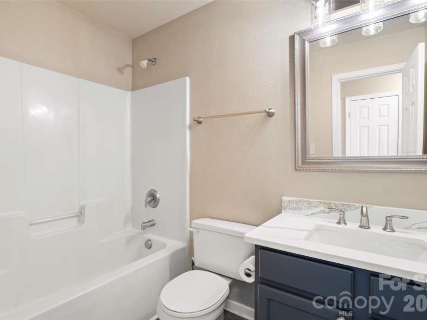 1134 Plaza Walk Drive, Charlotte, NC 28215.  MLS# CAR4418257, YatesRealty ID 3179. 