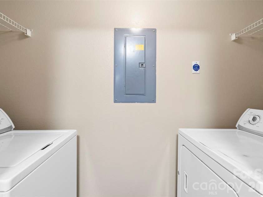 1134 Plaza Walk Drive, Charlotte, NC 28215.  MLS# CAR4418257, YatesRealty ID 3179. 