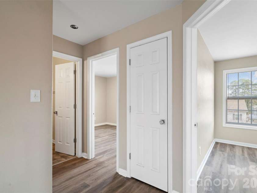 1134 Plaza Walk Drive, Charlotte, NC 28215.  MLS# CAR4418257, YatesRealty ID 3179. 