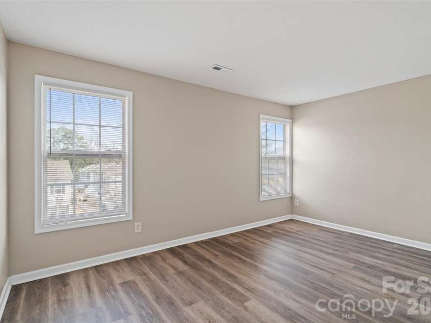1134 Plaza Walk Drive, Charlotte, NC 28215.  MLS# CAR4418257, YatesRealty ID 3179. 