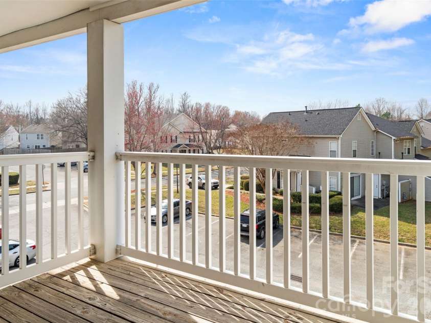 1134 Plaza Walk Drive, Charlotte, NC 28215.  MLS# CAR4418257, YatesRealty ID 3179. 