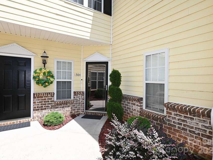 1384 21st Avenue, Hickory, NC 28601.  MLS# CAR4288275, YatesRealty ID 3179. 