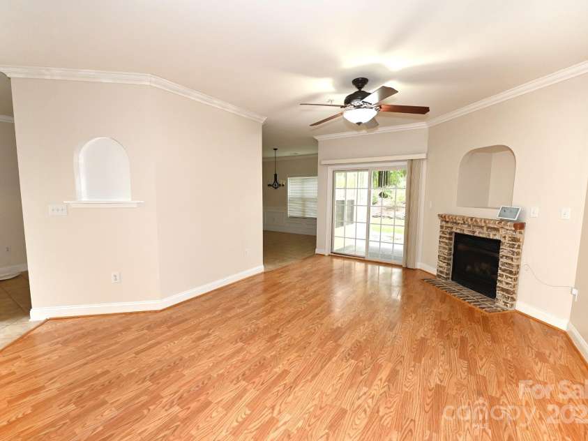 1384 21st Avenue, Hickory, NC 28601.  MLS# CAR4288275, YatesRealty ID 3179. 