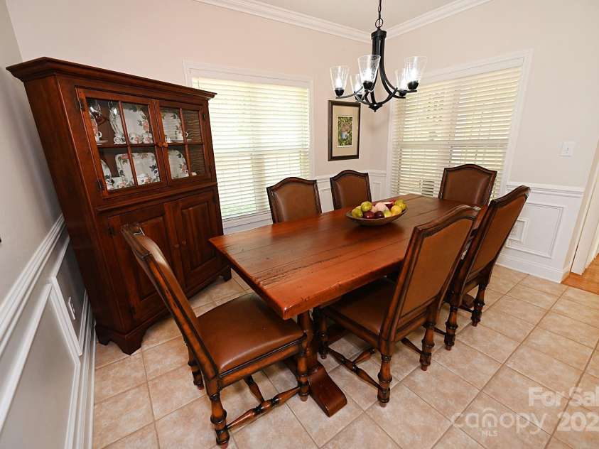 1384 21st Avenue, Hickory, NC 28601.  MLS# CAR4288275, YatesRealty ID 3179. 