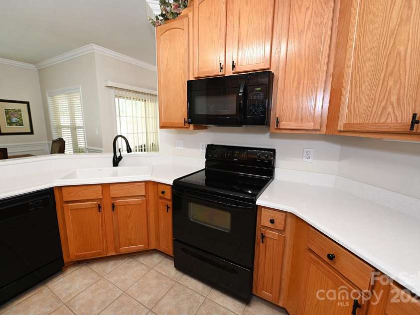 1384 21st Avenue, Hickory, NC 28601.  MLS# CAR4288275, YatesRealty ID 3179. 