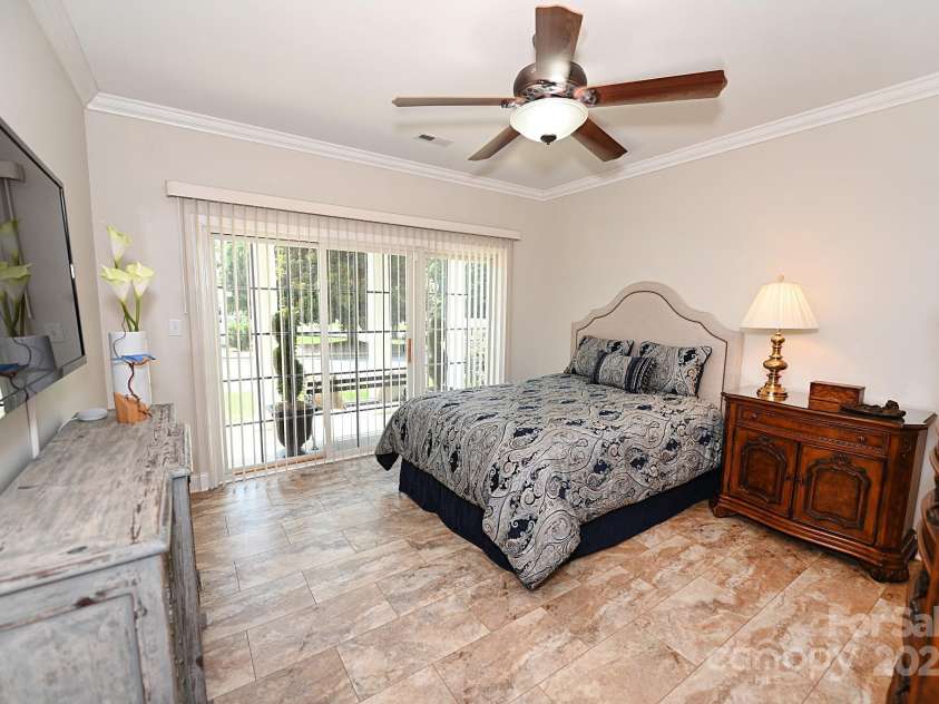 1384 21st Avenue, Hickory, NC 28601.  MLS# CAR4288275, YatesRealty ID 3179. 