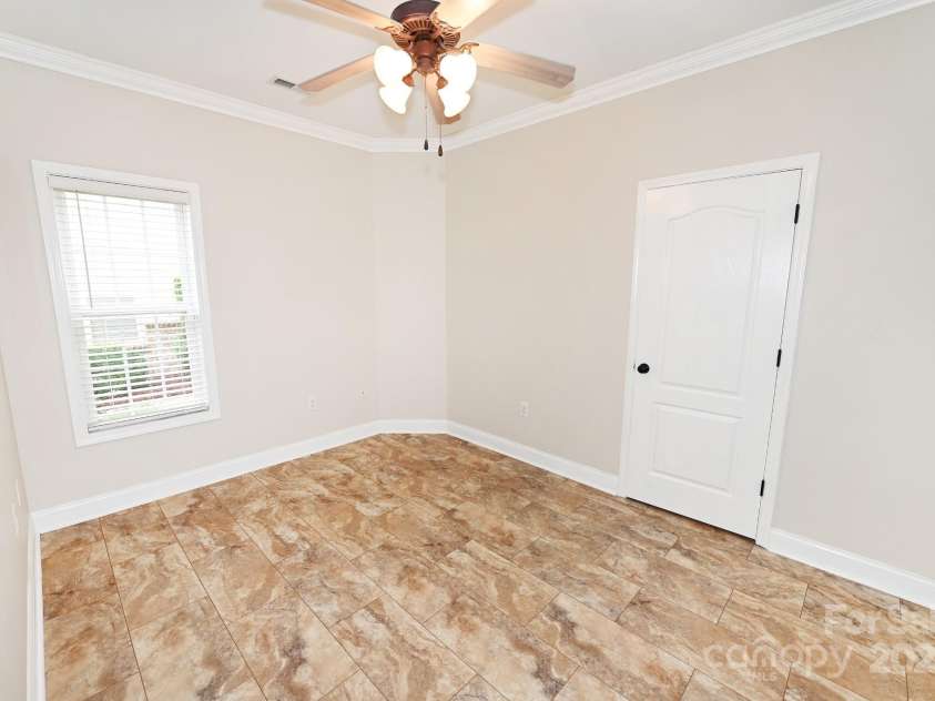 1384 21st Avenue, Hickory, NC 28601.  MLS# CAR4288275, YatesRealty ID 3179. 