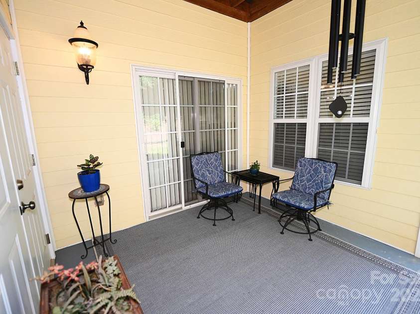 1384 21st Avenue, Hickory, NC 28601.  MLS# CAR4288275, YatesRealty ID 3179. 