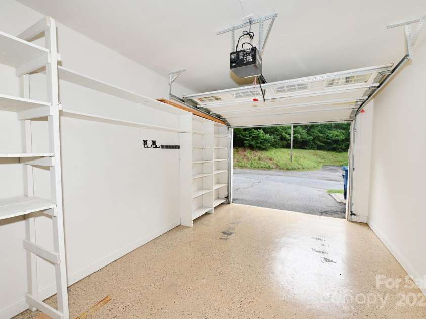 1384 21st Avenue, Hickory, NC 28601.  MLS# CAR4288275, YatesRealty ID 3179. 