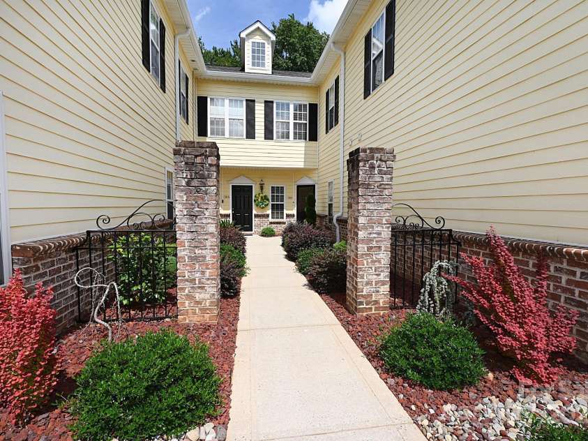 1384 21st Avenue, Hickory, NC 28601.  MLS# CAR4288275, YatesRealty ID 3179. 