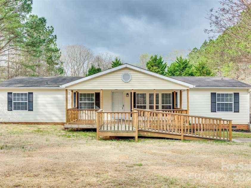 3924 Ernandez Road, Richburg, SC 29729.  MLS# CAR4235571, YatesRealty ID 3179. 