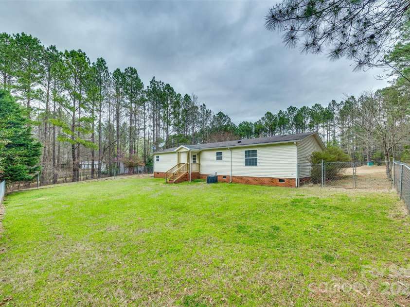 3924 Ernandez Road, Richburg, SC 29729.  MLS# CAR4235571, YatesRealty ID 3179. 