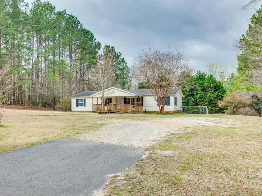 3924 Ernandez Road, Richburg, SC 29729.  MLS# CAR4235571, YatesRealty ID 3179. 