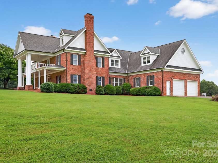 8350 Holler Farm Road, Clemmons, NC 27012.  MLS# CAR4291450, YatesRealty ID 31790. 