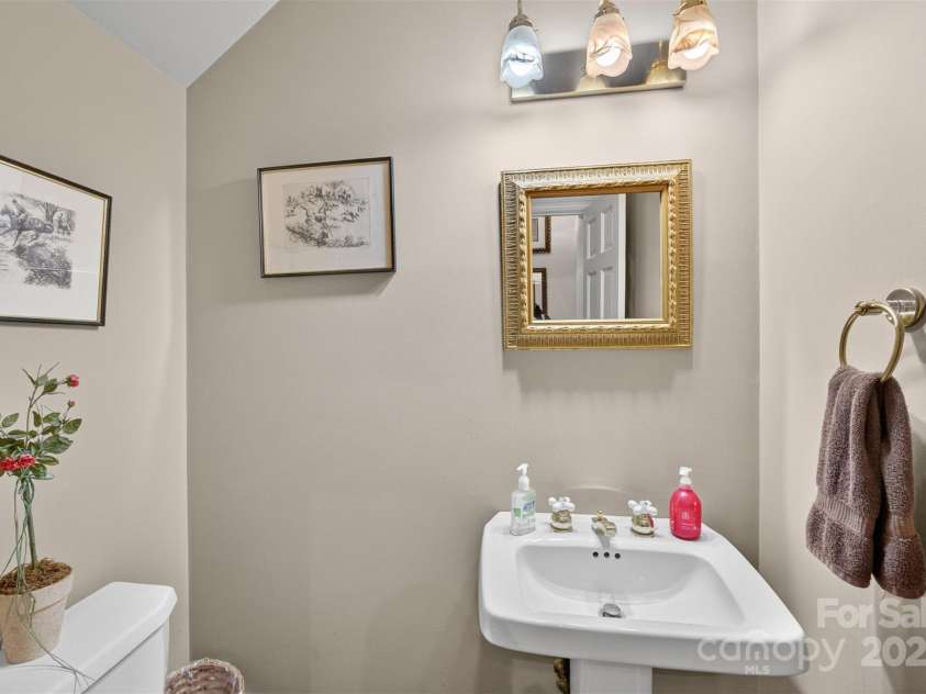 8350 Holler Farm Road, Clemmons, NC 27012.  MLS# CAR4291450, YatesRealty ID 31790. 