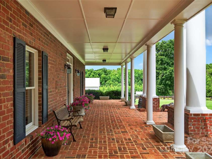 8350 Holler Farm Road, Clemmons, NC 27012.  MLS# CAR4291450, YatesRealty ID 31790. 