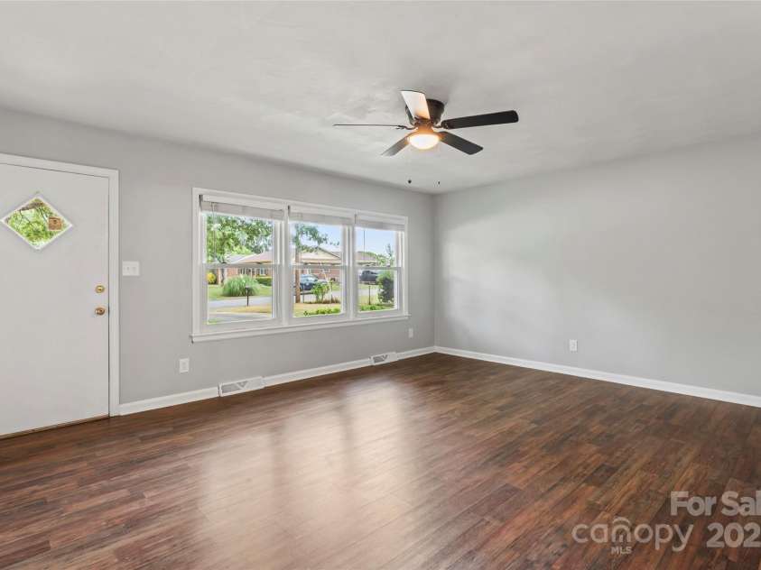 1733 Danbury Street, Gastonia, NC 28052.  MLS# CAR4282426, YatesRealty ID 31791. 