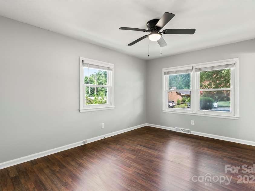 1733 Danbury Street, Gastonia, NC 28052.  MLS# CAR4282426, YatesRealty ID 31791. 