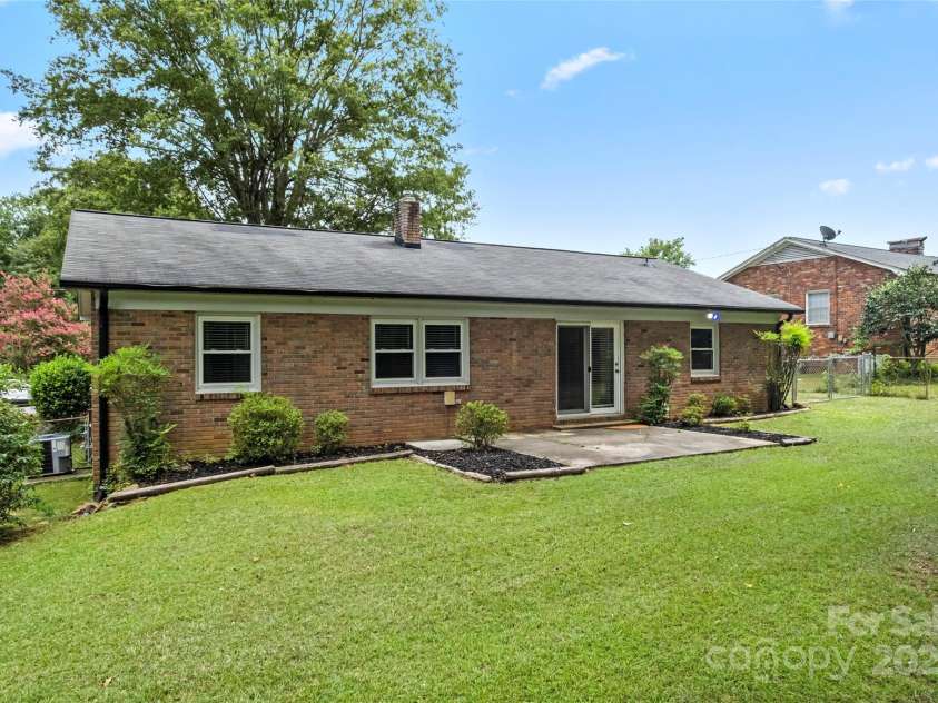1733 Danbury Street, Gastonia, NC 28052.  MLS# CAR4282426, YatesRealty ID 31791. 