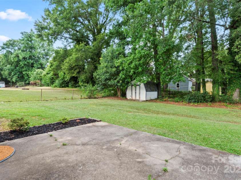 1733 Danbury Street, Gastonia, NC 28052.  MLS# CAR4282426, YatesRealty ID 31791. 
