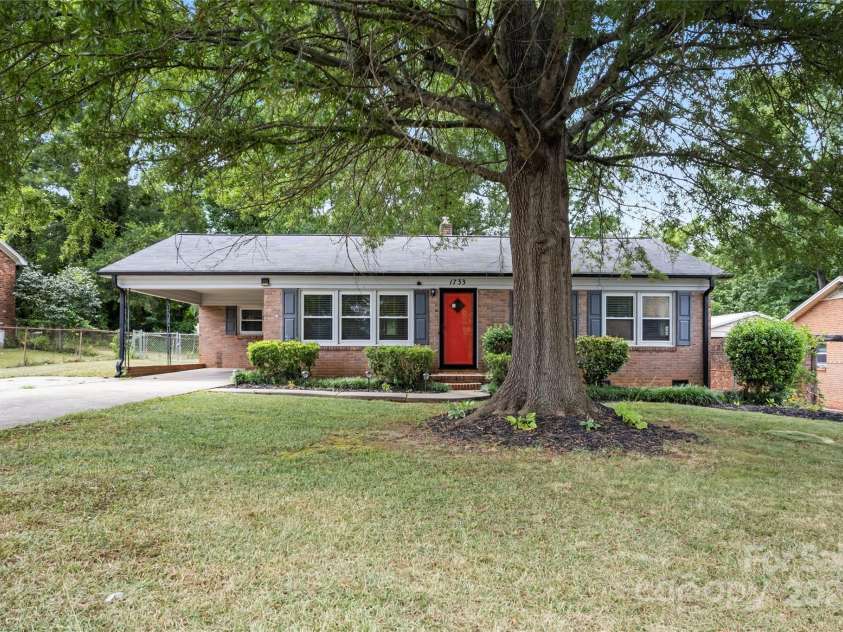 1733 Danbury Street, Gastonia, NC 28052.  MLS# CAR4282426, YatesRealty ID 31791. 