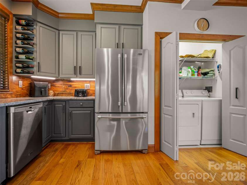 2 Meadow Ridge Lane, Hendersonville, NC 28739.  MLS# CAR4393819, YatesRealty ID 31793. 