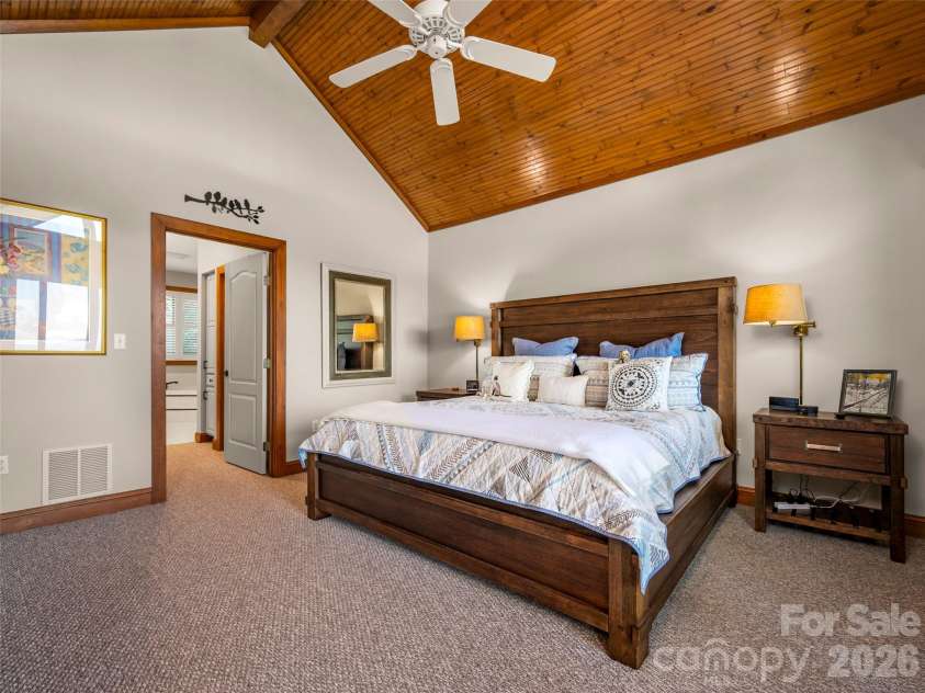 2 Meadow Ridge Lane, Hendersonville, NC 28739.  MLS# CAR4393819, YatesRealty ID 31793. 