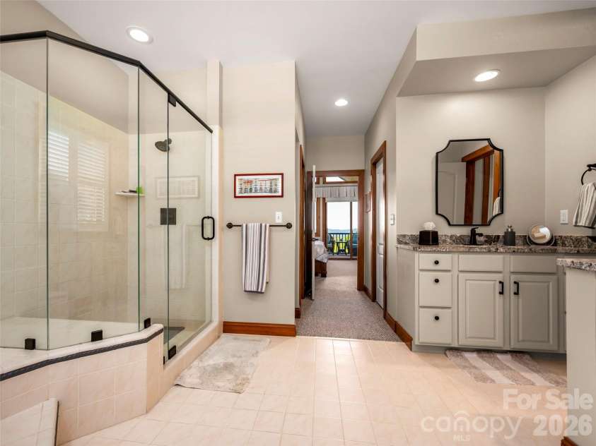 2 Meadow Ridge Lane, Hendersonville, NC 28739.  MLS# CAR4393819, YatesRealty ID 31793. 