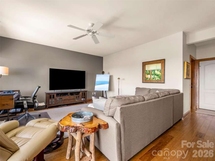 2 Meadow Ridge Lane, Hendersonville, NC 28739.  MLS# CAR4393819, YatesRealty ID 31793. 