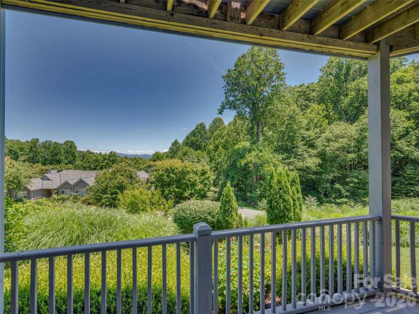 2 Meadow Ridge Lane, Hendersonville, NC 28739.  MLS# CAR4393819, YatesRealty ID 31793. 