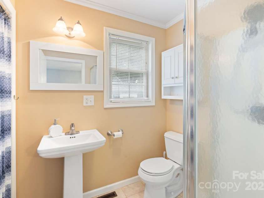 4274 Old Mountain Road, Lexington, NC 27292.  MLS# CAR4284468, YatesRealty ID 31793. 