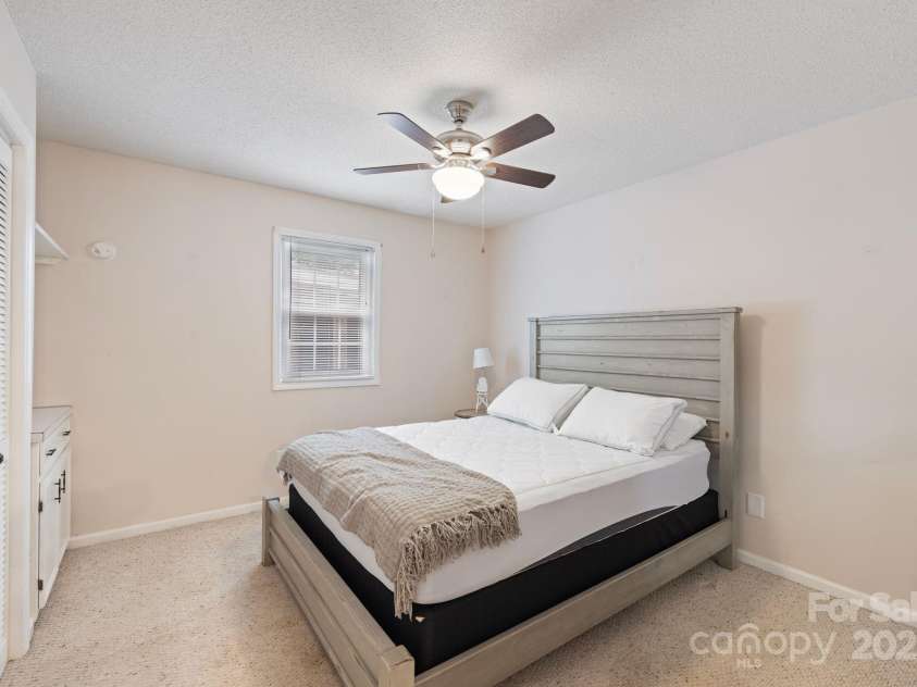 4274 Old Mountain Road, Lexington, NC 27292.  MLS# CAR4284468, YatesRealty ID 31793. 