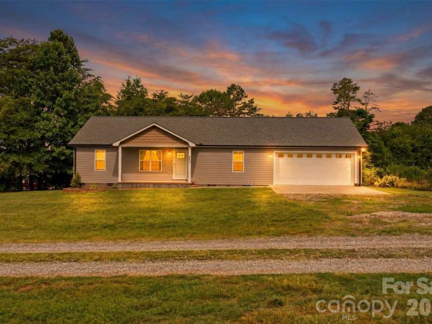 127 Quiet Acres Trail, Harmony, NC 28634.  MLS# CAR4395850, YatesRealty ID 31795. 