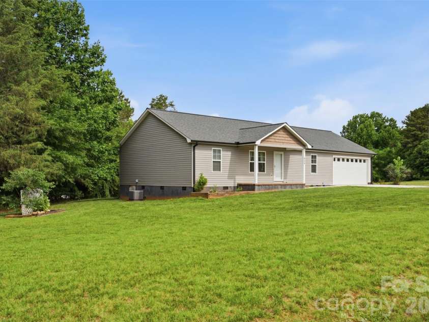 127 Quiet Acres Trail, Harmony, NC 28634.  MLS# CAR4395850, YatesRealty ID 31795. 