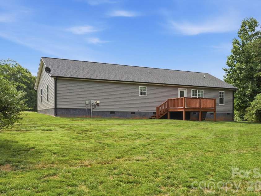 127 Quiet Acres Trail, Harmony, NC 28634.  MLS# CAR4395850, YatesRealty ID 31795. 