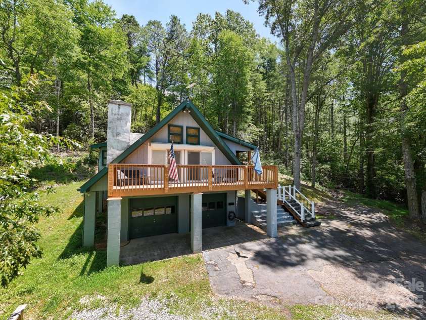 68 Mountain Drive, Robbinsville, NC 28771.  MLS# CAR4291302, YatesRealty ID 31797. 