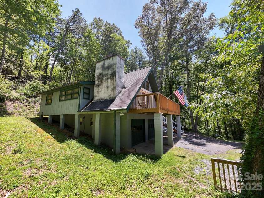68 Mountain Drive, Robbinsville, NC 28771.  MLS# CAR4291302, YatesRealty ID 31797. 