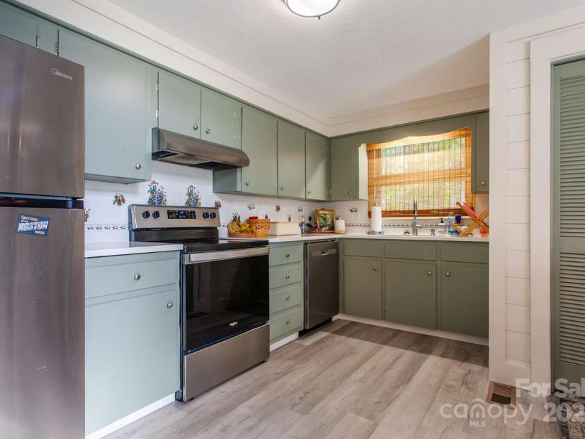 68 Mountain Drive, Robbinsville, NC 28771.  MLS# CAR4291302, YatesRealty ID 31797. 