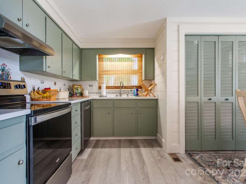 68 Mountain Drive, Robbinsville, NC 28771.  MLS# CAR4291302, YatesRealty ID 31797. 