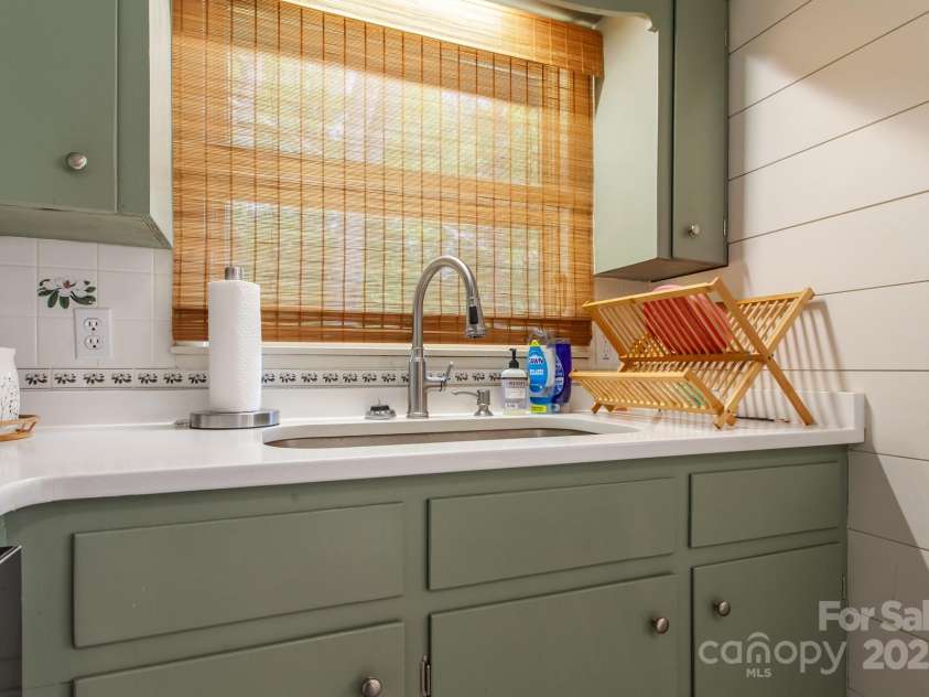 68 Mountain Drive, Robbinsville, NC 28771.  MLS# CAR4291302, YatesRealty ID 31797. 