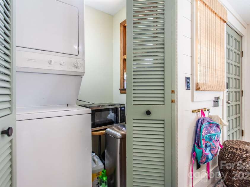 68 Mountain Drive, Robbinsville, NC 28771.  MLS# CAR4291302, YatesRealty ID 31797. 