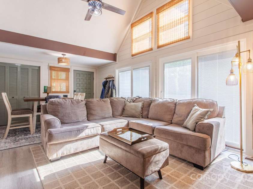 68 Mountain Drive, Robbinsville, NC 28771.  MLS# CAR4291302, YatesRealty ID 31797. 