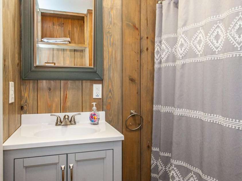 68 Mountain Drive, Robbinsville, NC 28771.  MLS# CAR4291302, YatesRealty ID 31797. 