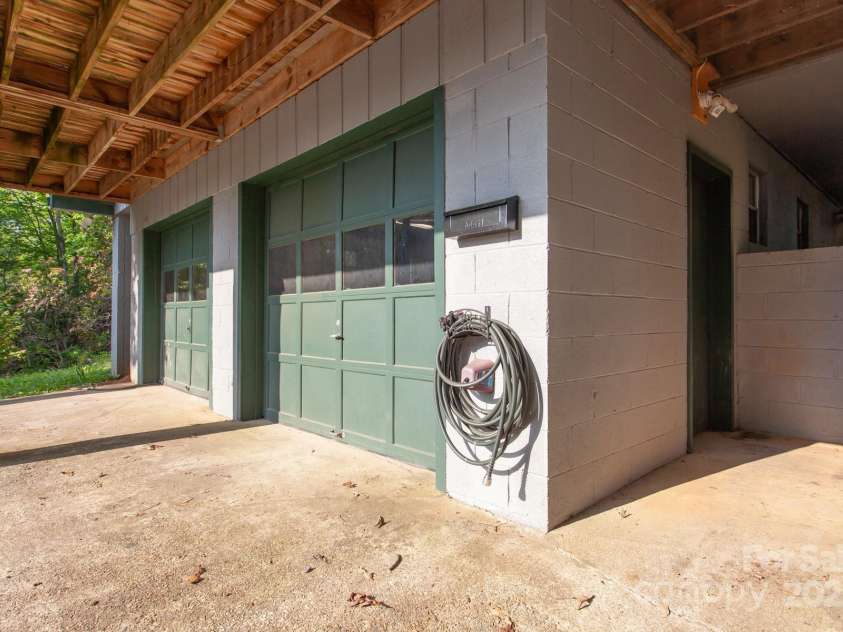 68 Mountain Drive, Robbinsville, NC 28771.  MLS# CAR4291302, YatesRealty ID 31797. 