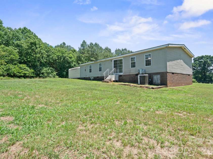 153 Wild Cherry Drive, Statesville, NC 28625.  MLS# CAR4395299, YatesRealty ID 31798. 