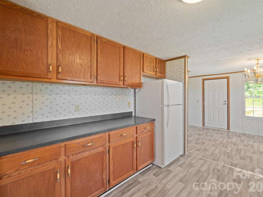 153 Wild Cherry Drive, Statesville, NC 28625.  MLS# CAR4395299, YatesRealty ID 31798. Kitchen